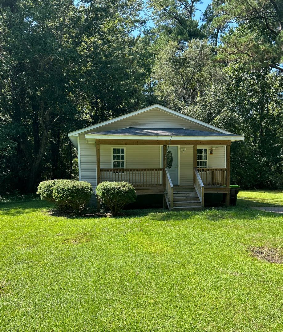 Wilmington House: 1517 Welch Way