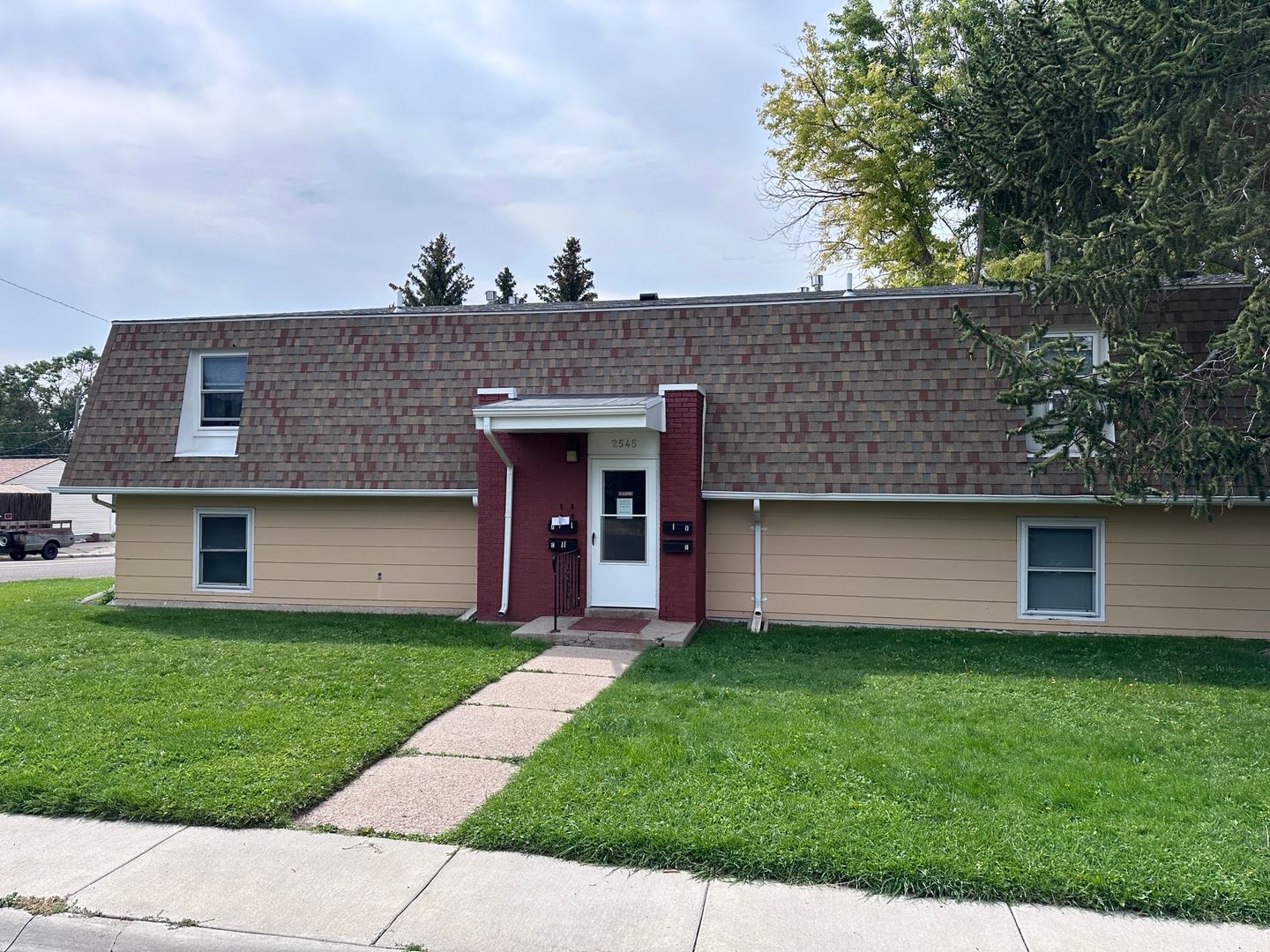 Cheyenne Apartment: 820 Hot Springs Ave