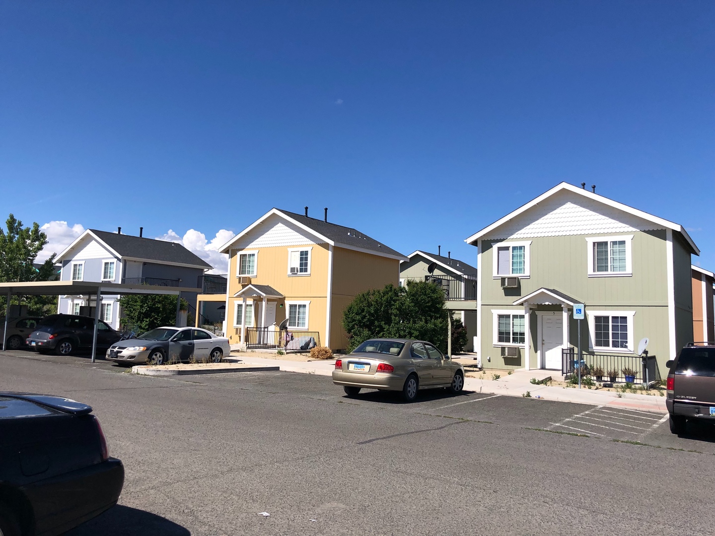 Fernley Apartment: 425 Cedar Lane