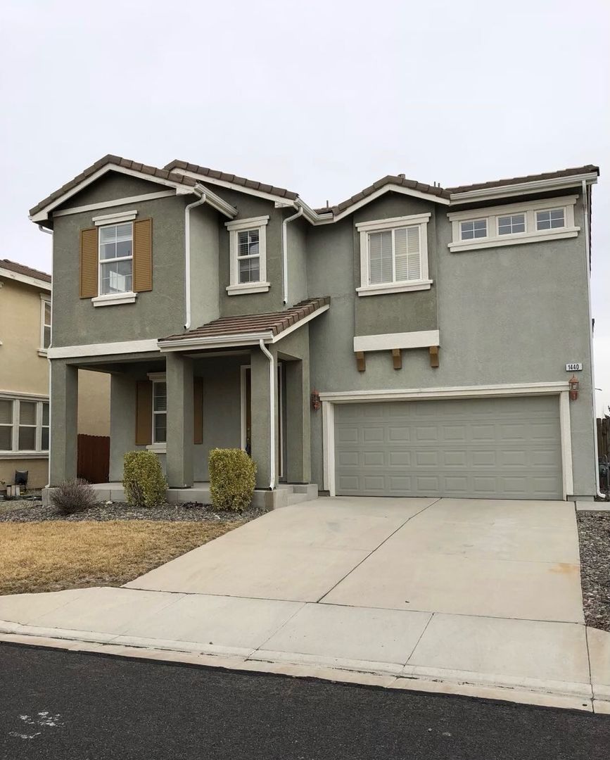Reno House: 1440 Mount Grant Dr