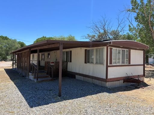 Home for rent in Yerington, 3 bd, 1.5 bath on a oversize lot, $1600 a month