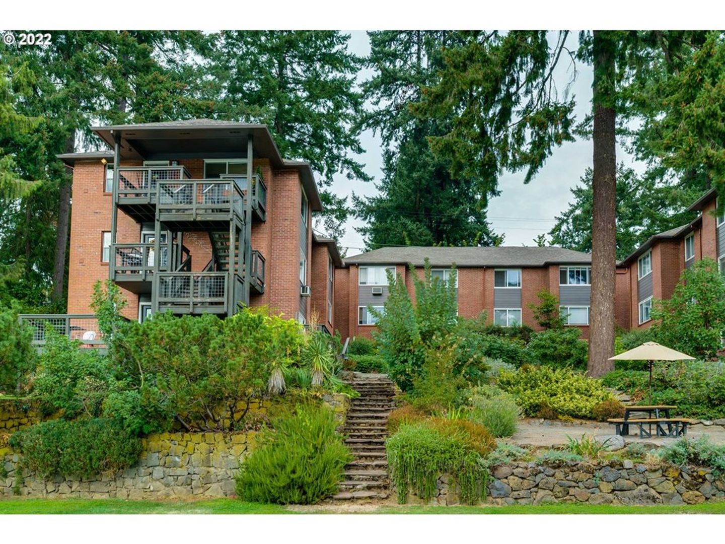 Lake Oswego Condo: 246 Ridgeway Road