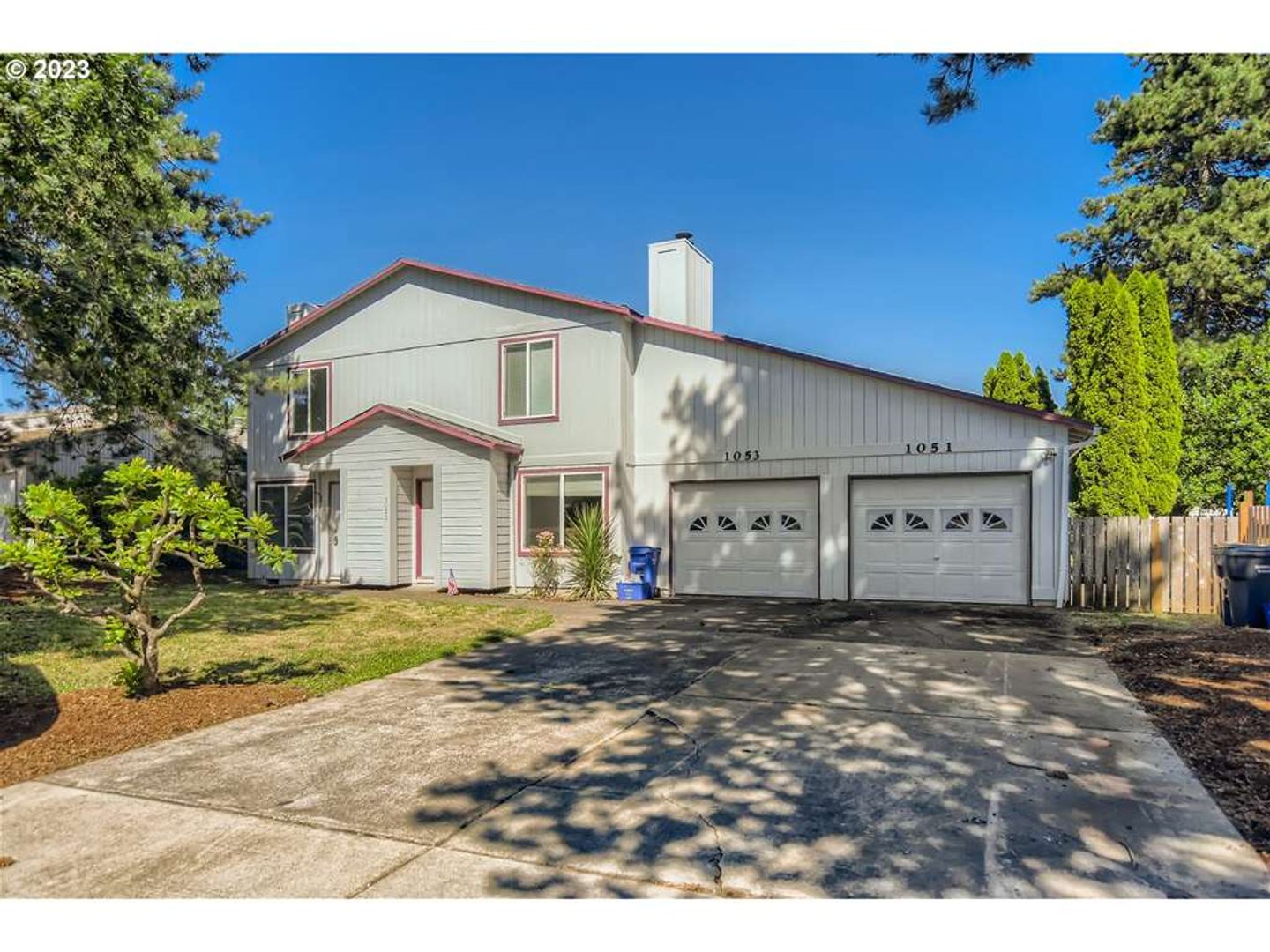 Oregon City Apartment: 1051 & 1053 Birchwood Drive