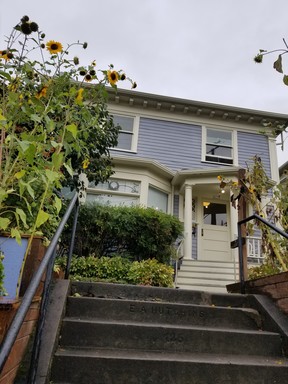 HAWTHORNE DIST. UPSTAIRS FABULOUS DUPLEX – photo 1