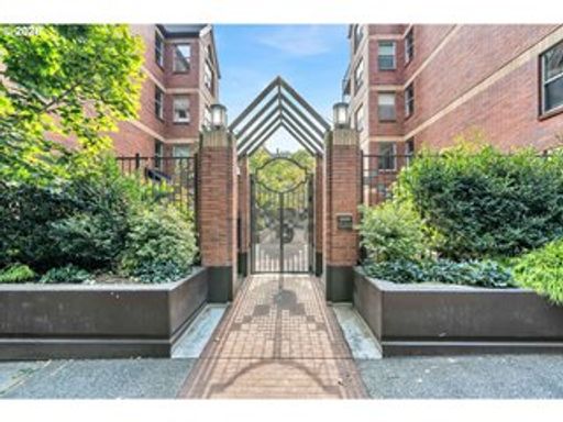 University Park Condo in the Center of the City – photo 1