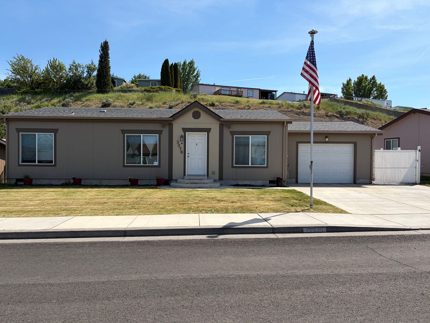 Pendleton House: 3078 SW Riverview Dr