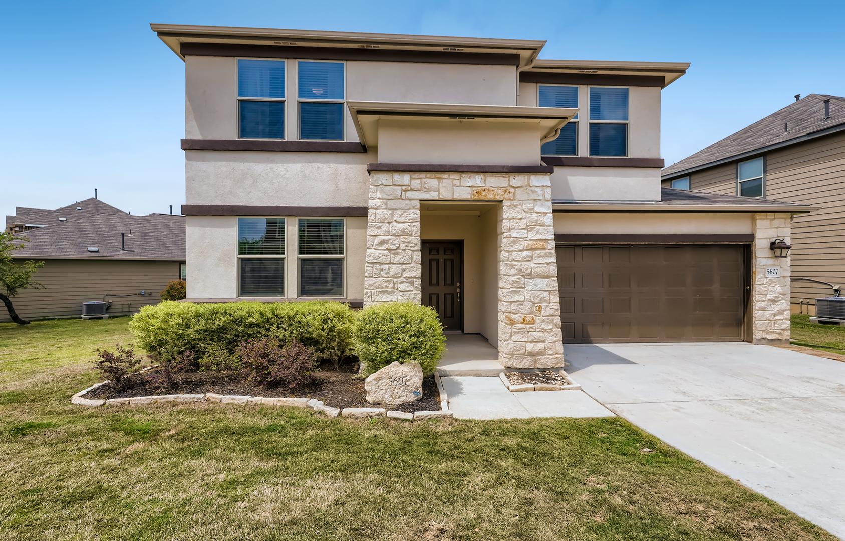 San Antonio House: 5607 Burr Bluff