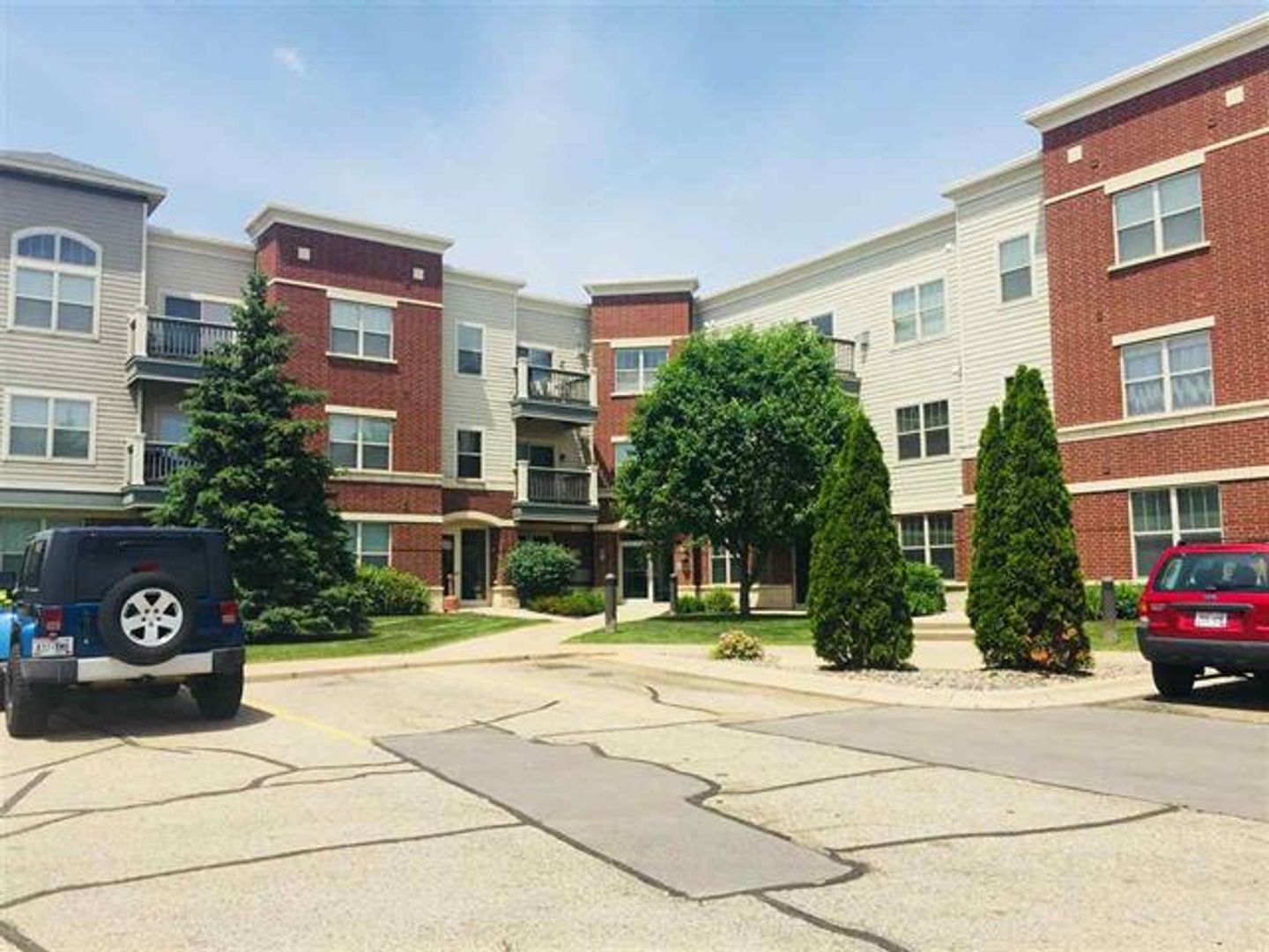 Madison Condo: 5192 Sassafras Dr. #308