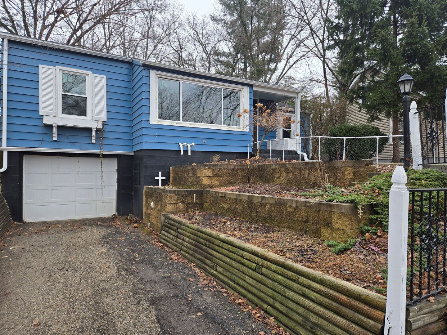 Madison House: 209 S Midvale Blvd