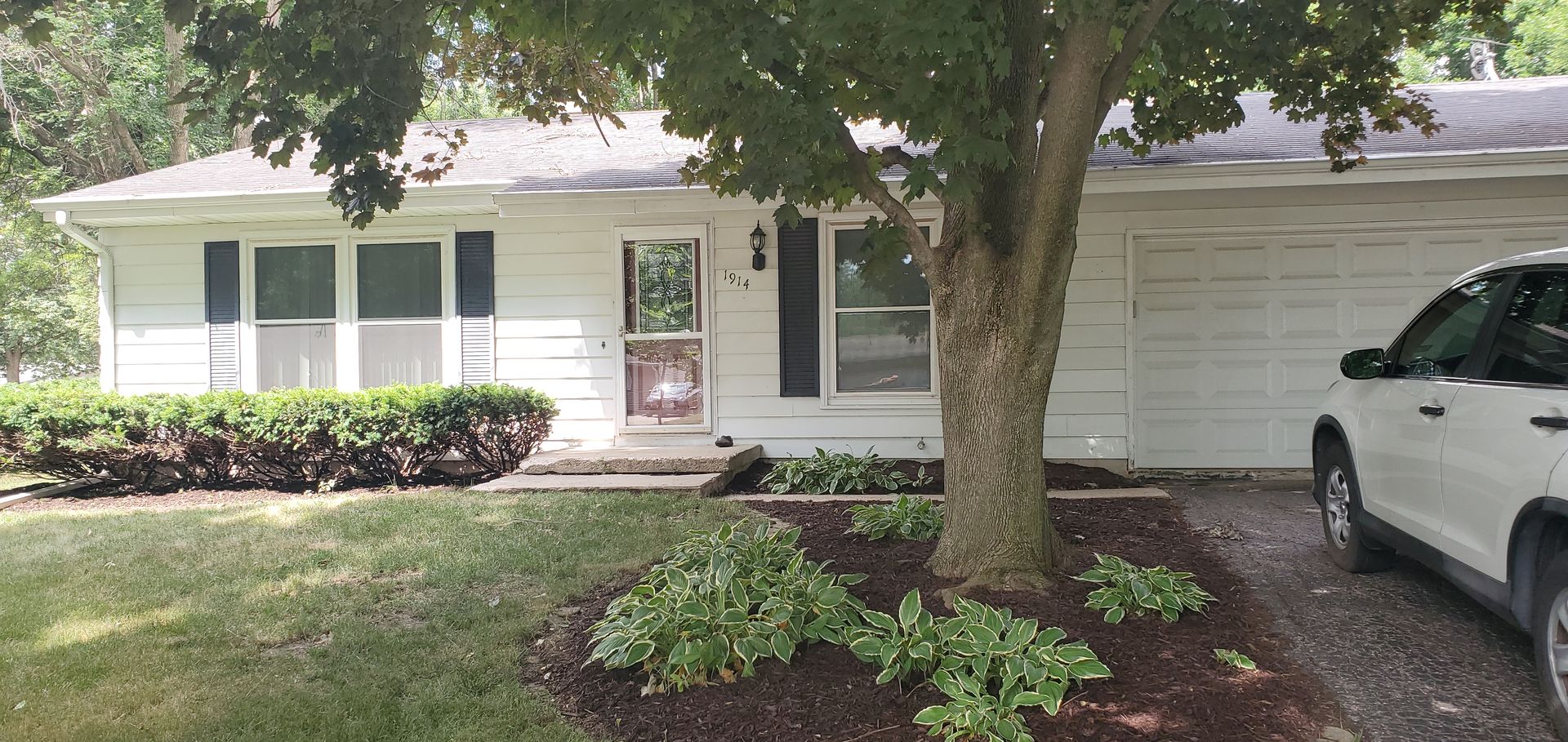 Madison House: 1914 Christine Ln