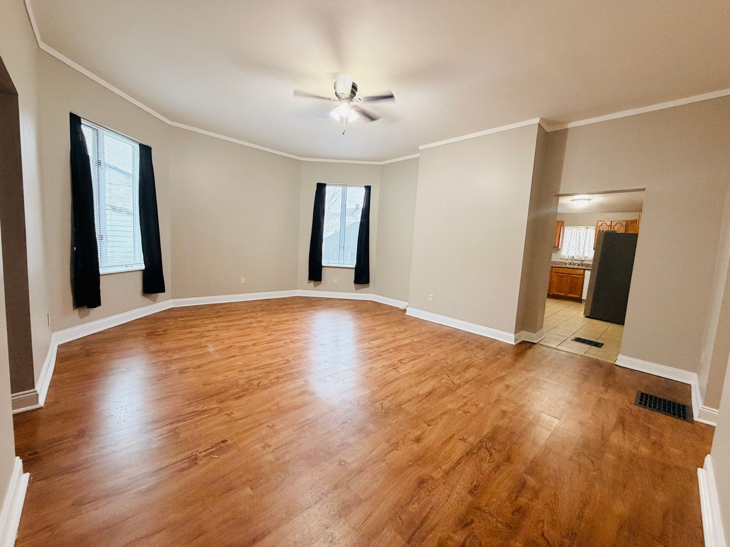 Pittsburgh Apartment: 1721 Middle St