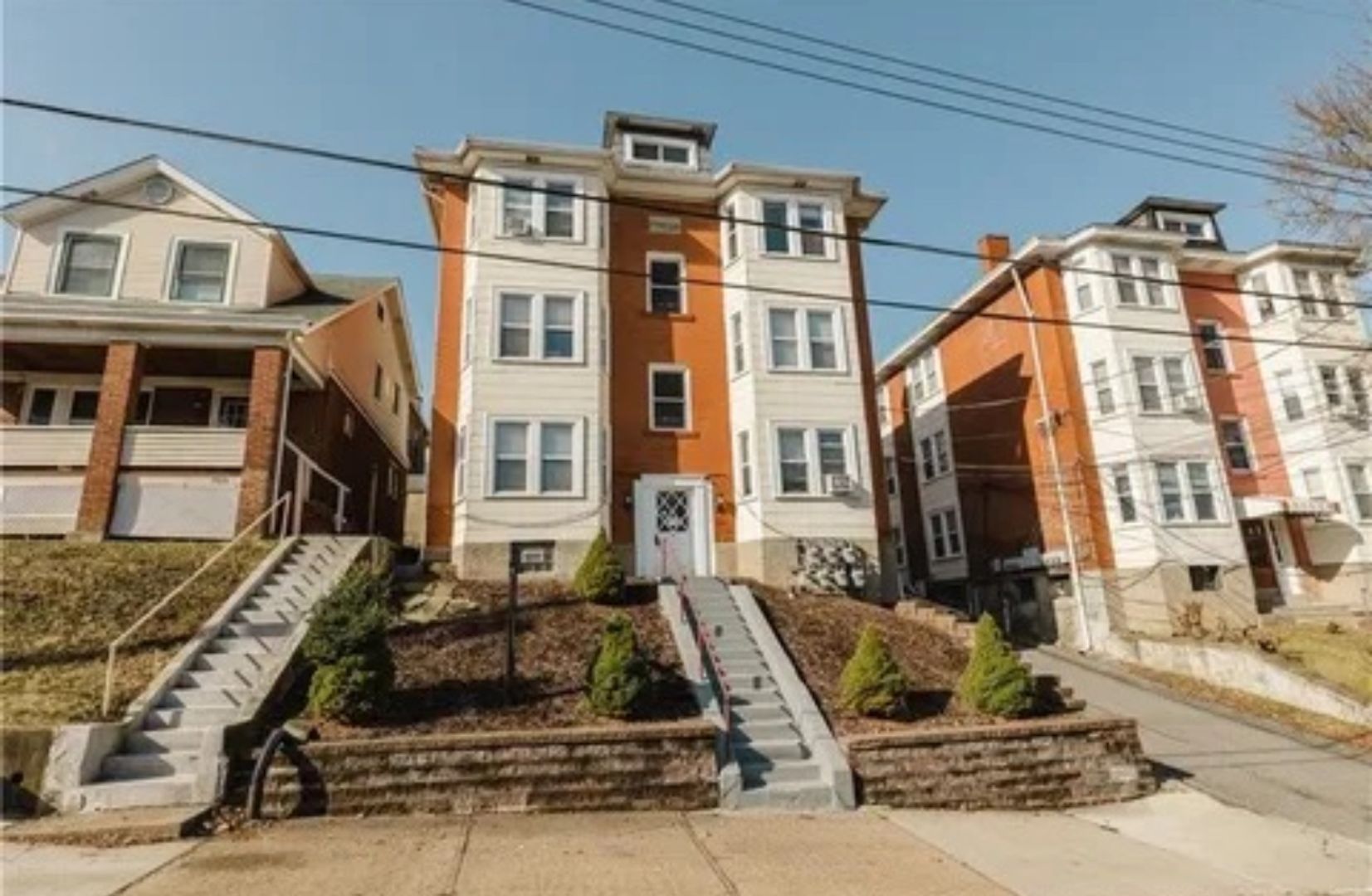 Pittsburgh Apartment: 2918 Clermont