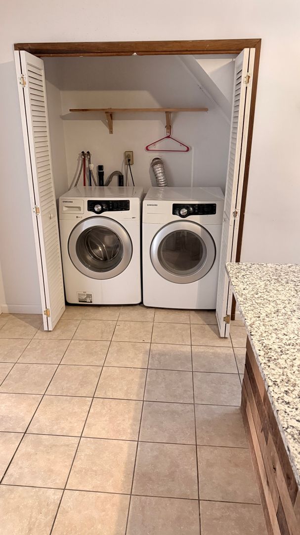 Pittsburgh House: 1702 Wrights way