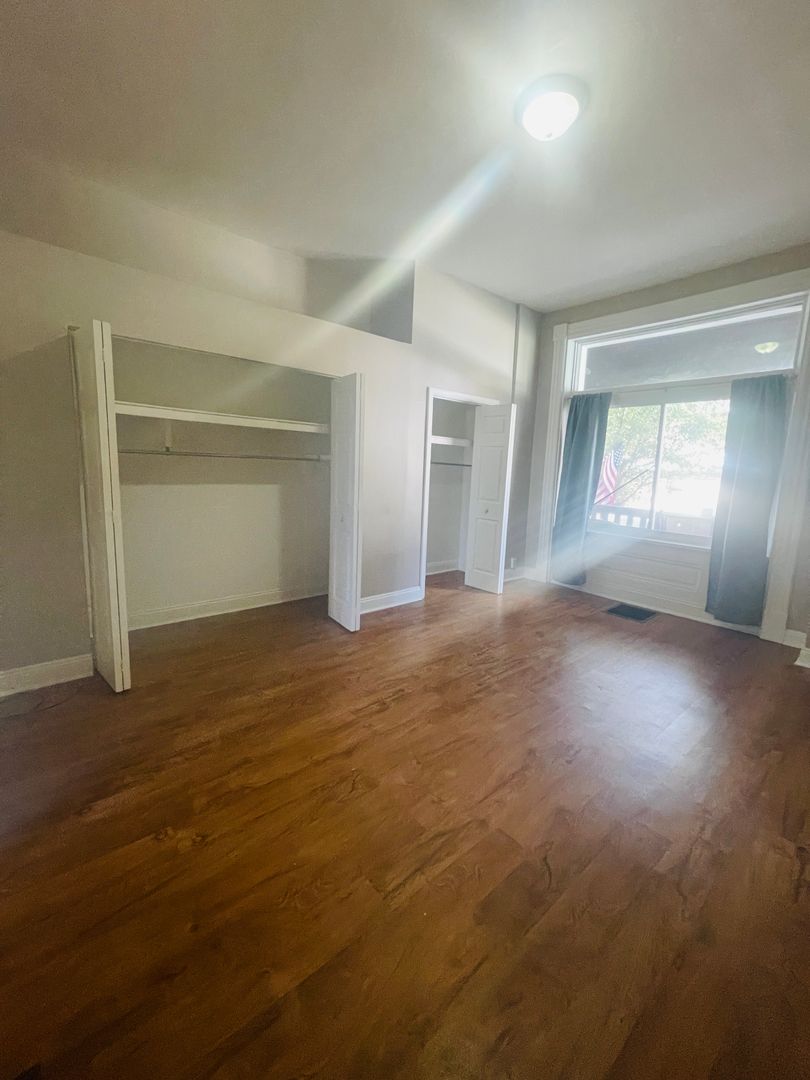 Pittsburgh Apartment: 1721 Middle St