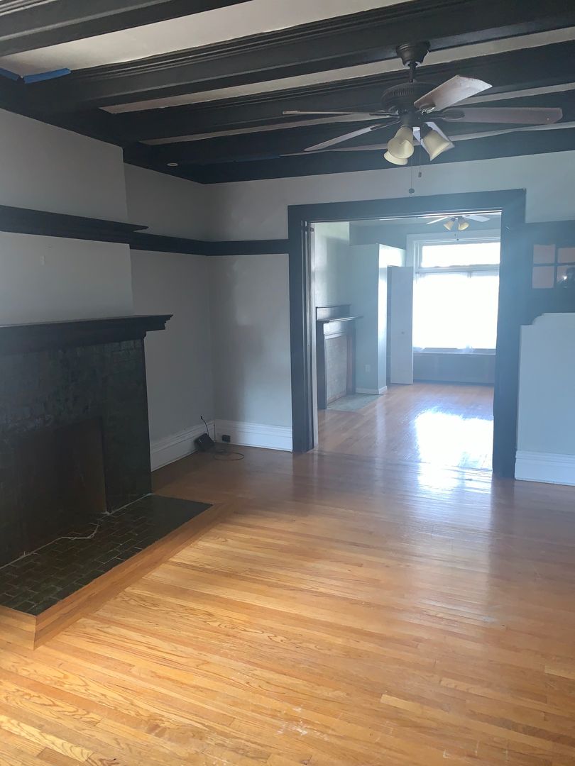 Pittsburgh House: 433 s Pacific