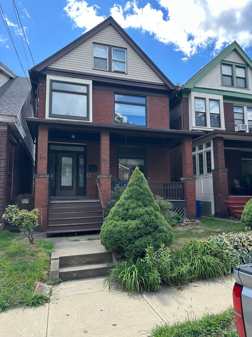 Pittsburgh House: 782 Loretta