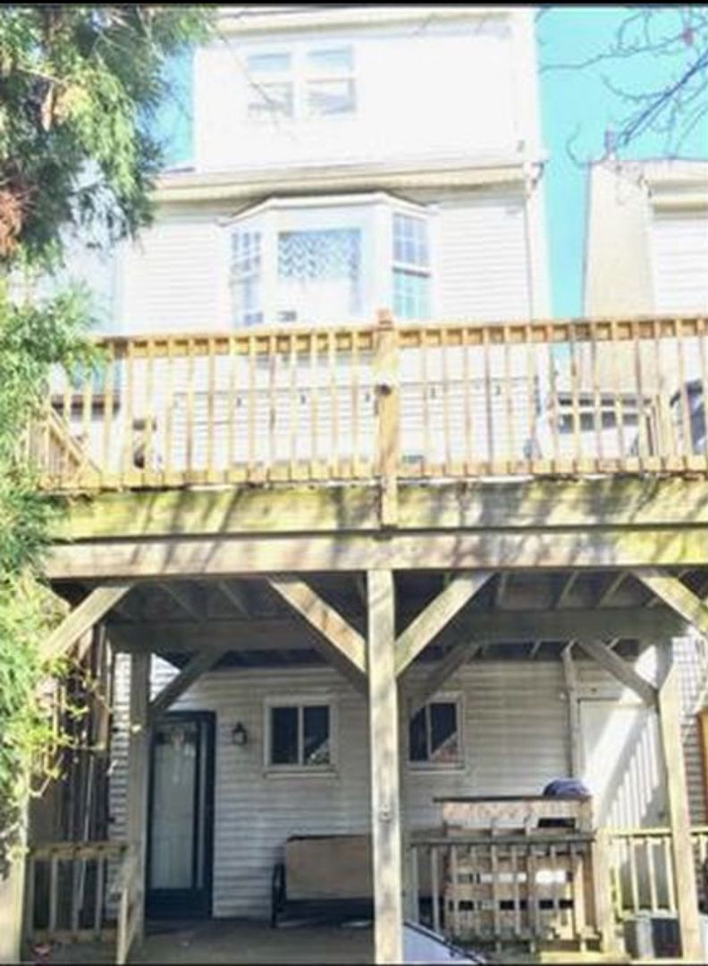 Pittsburgh House: 2531 s 18th st