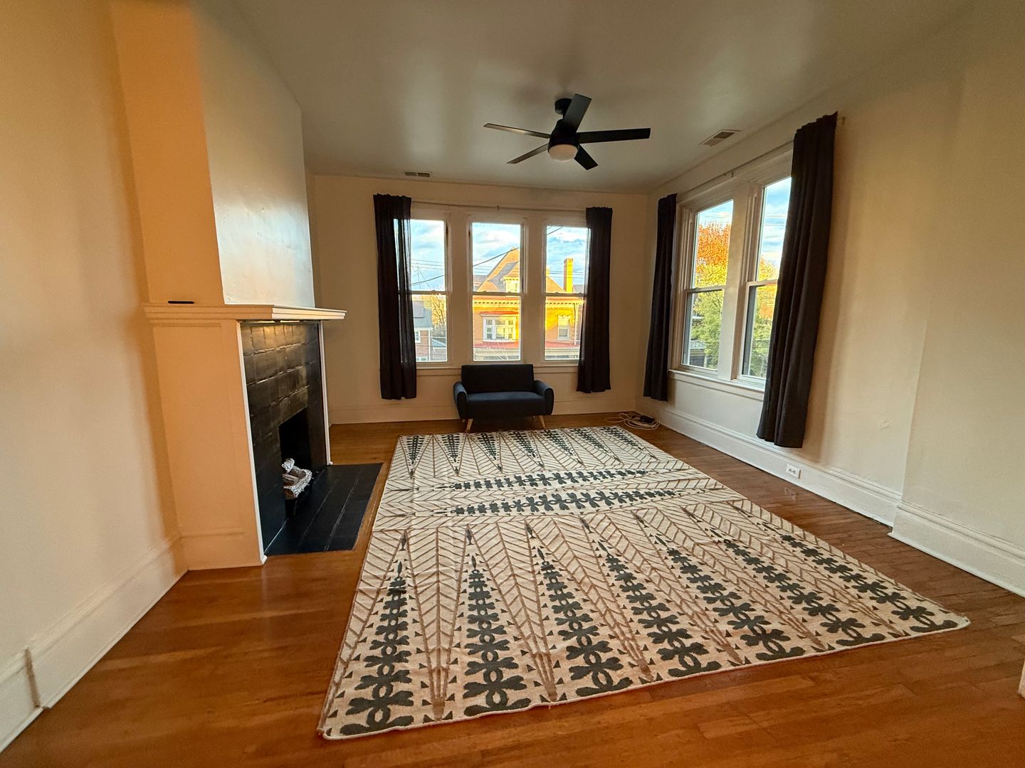 Pittsburgh House: 430 s Atlantic