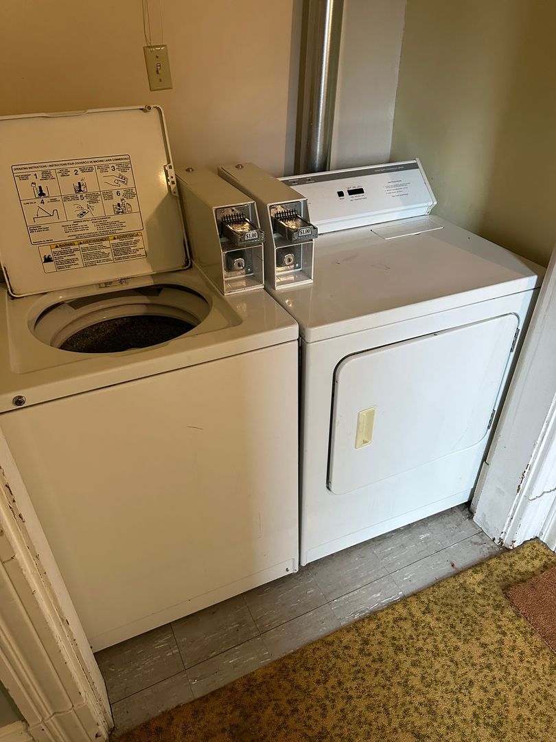 Pittsburgh House: 140 s Fairmount