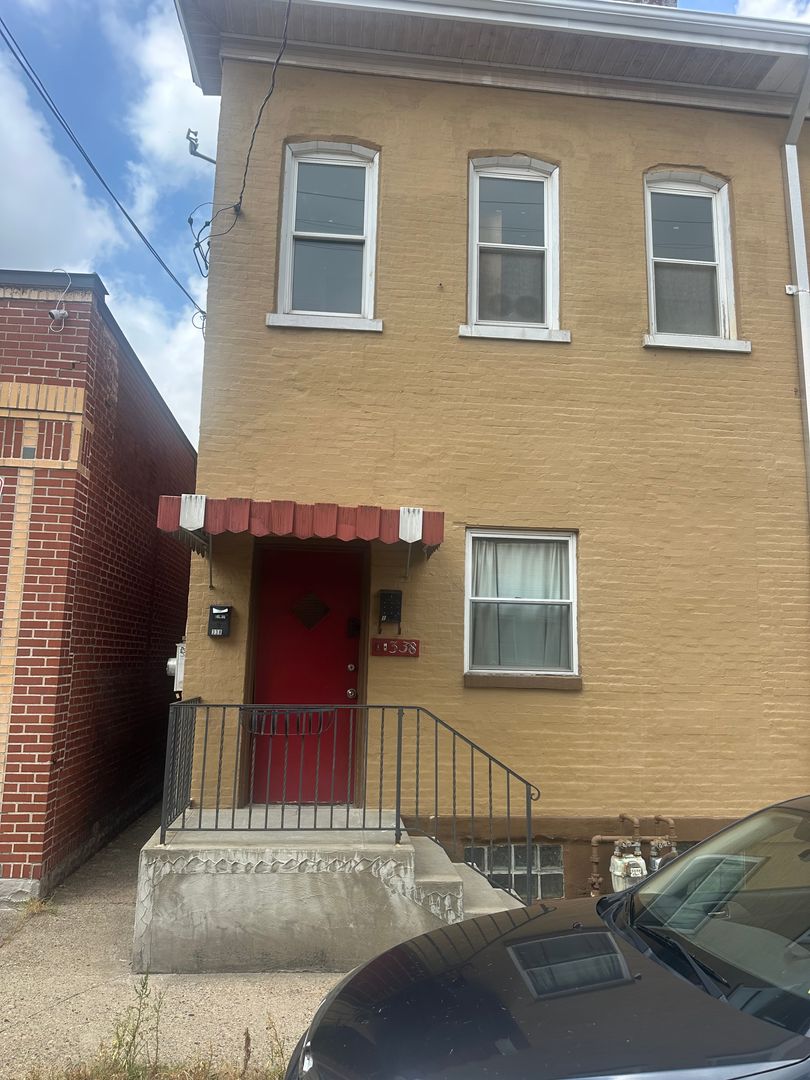 Pittsburgh House: 338 pearl