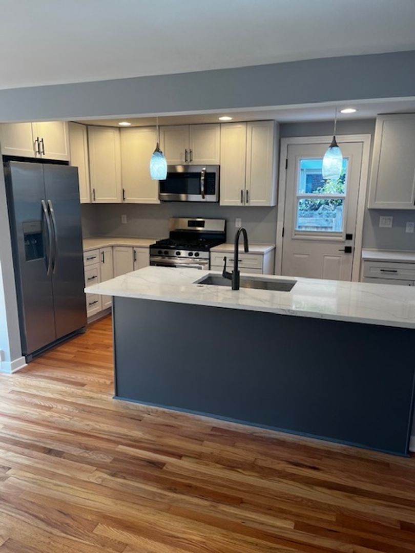 Pittsburgh House: 6953 Penn ave