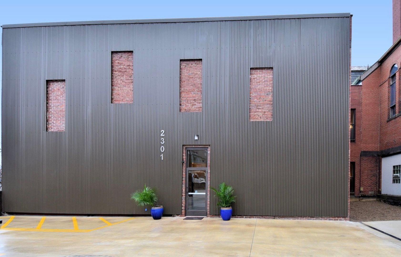 Pittsburgh House: 2301 Mission St