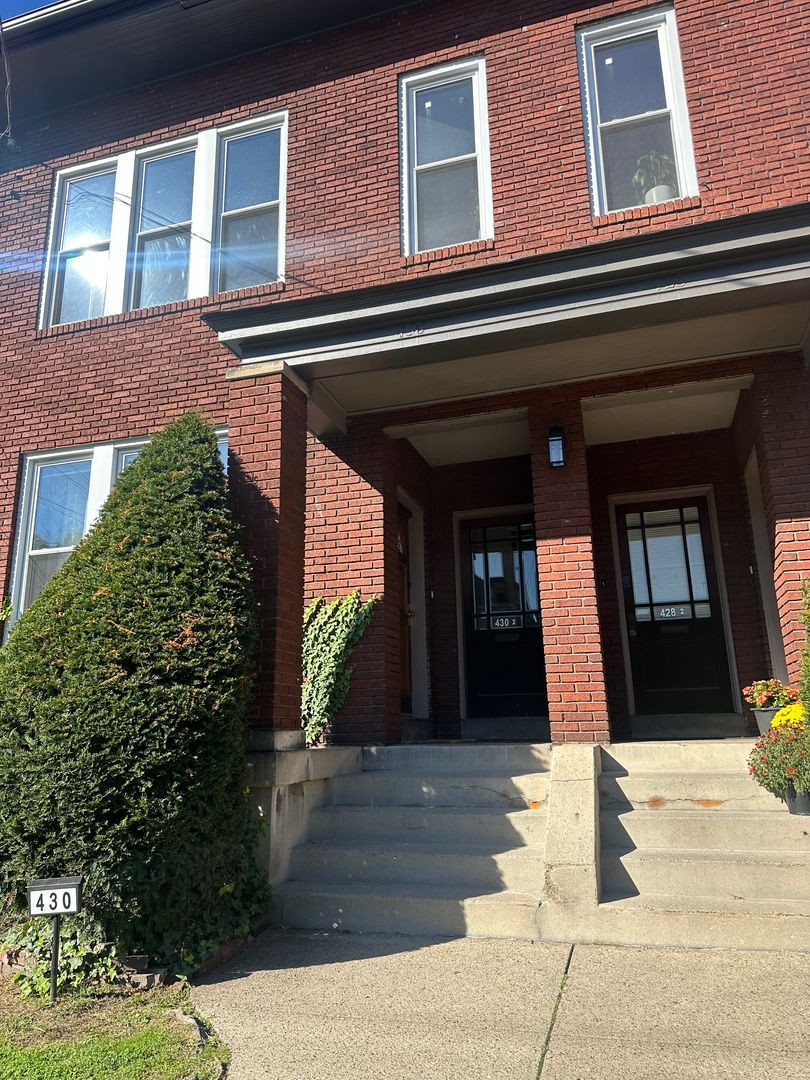 Pittsburgh House: 430 s Atlantic