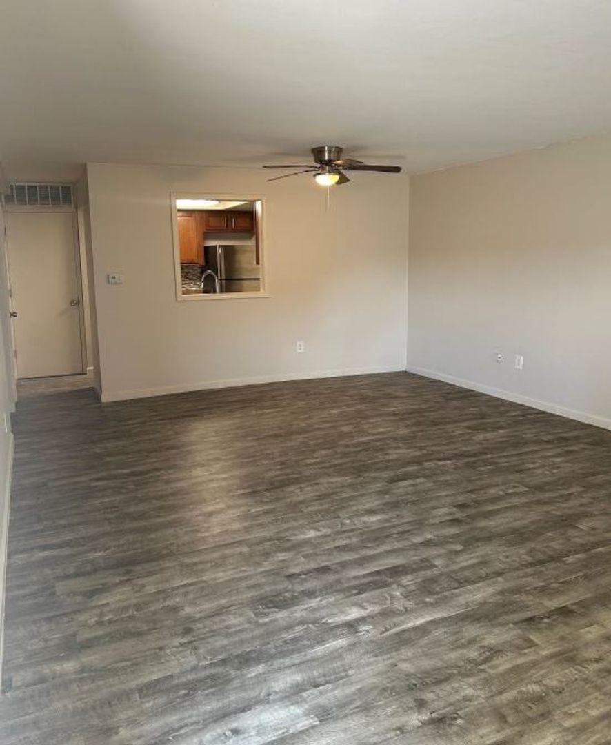 Columbus Apartment: 5312 Gatehouse Dr