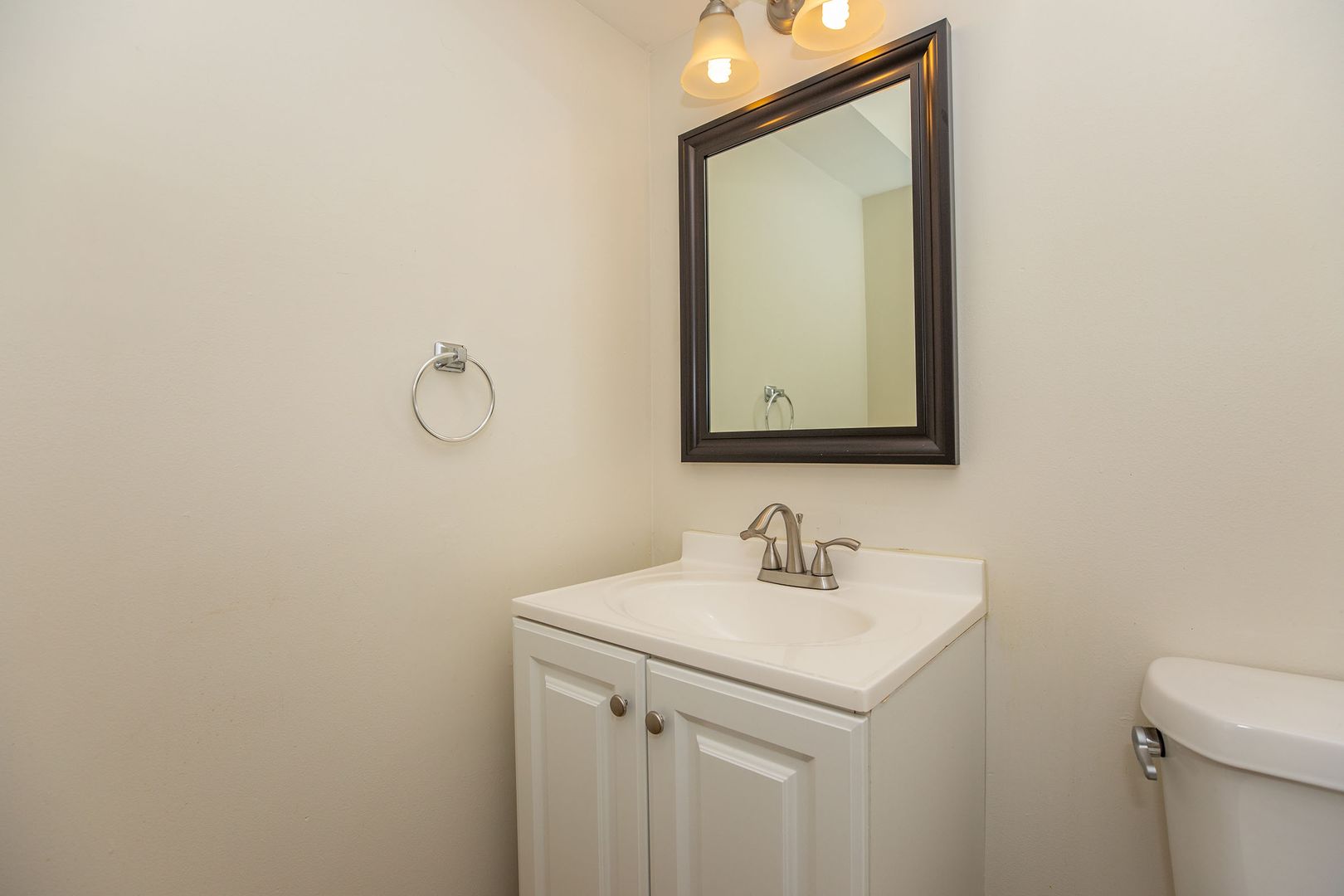 Columbus Townhome: 280 Barkley Pl W