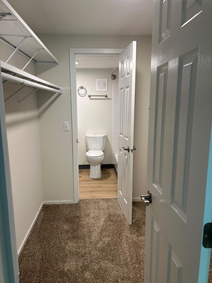 Columbus Apartment: 5312 Gatehouse Dr