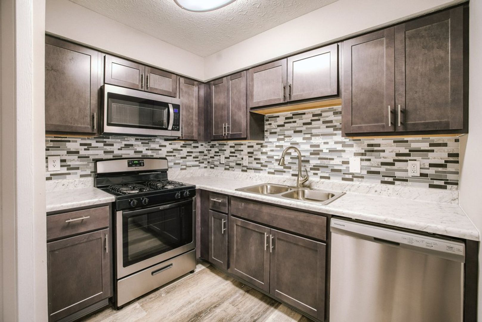 Columbus Apartment: 1363 Yorkland Rd