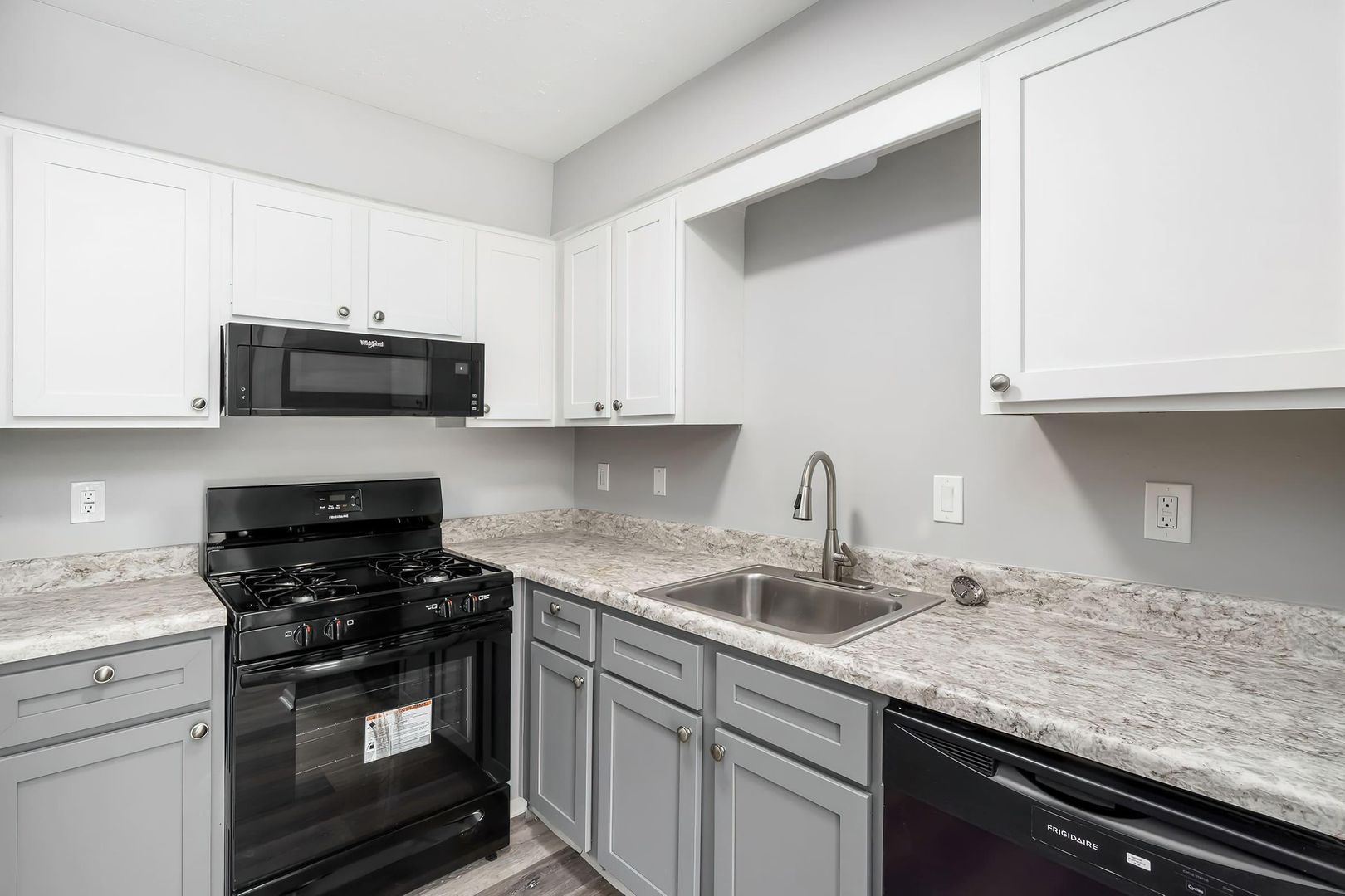 Columbus Apartment: 1363 Yorkland Rd