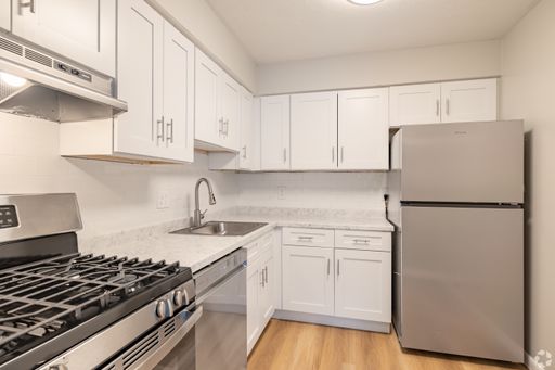 Fully Upgraded - 2 Bedroom Unit – photo 1