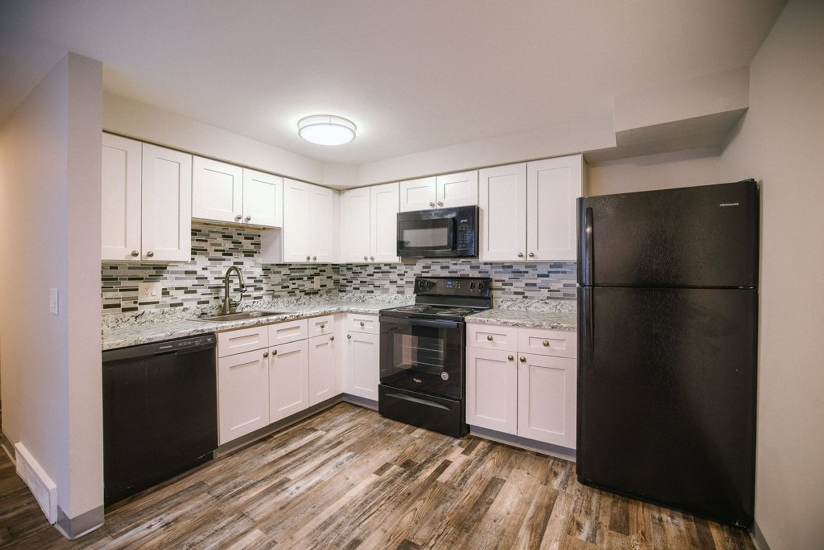 Columbus Apartment: 280 Barkley Pl W