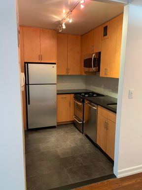 Studio Rental – 330 East 46th Street, 7C, New York, NY 10017