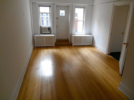 One bedroom – photo 1