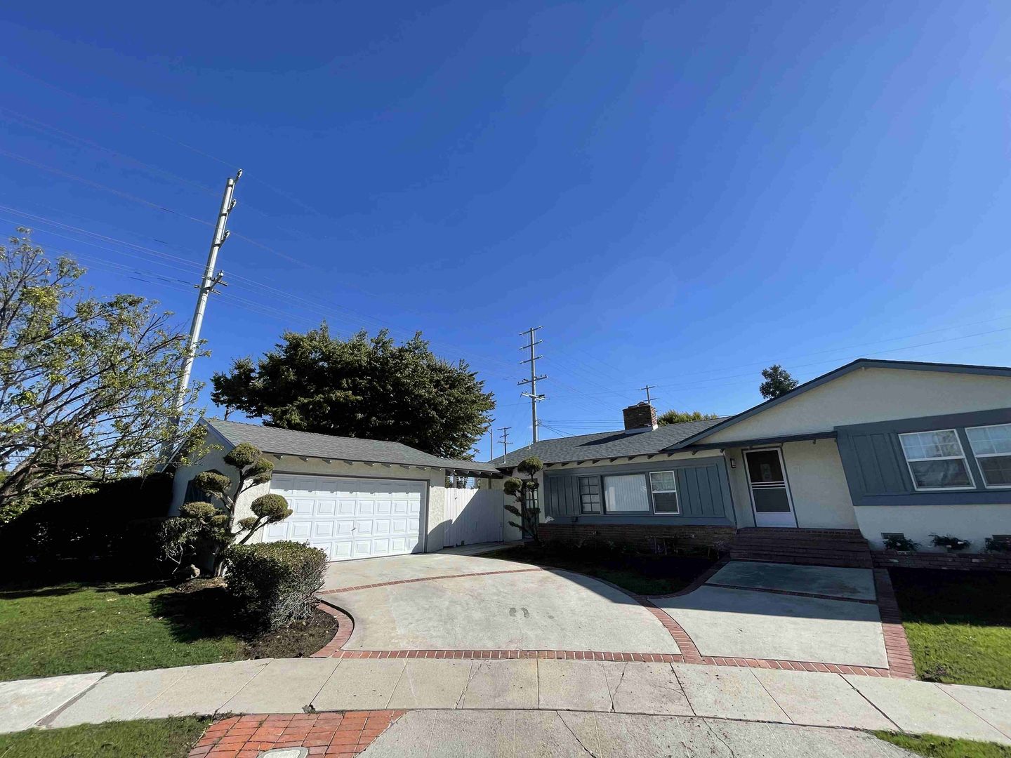 Woodland Hills House: 23700 Tiara St.