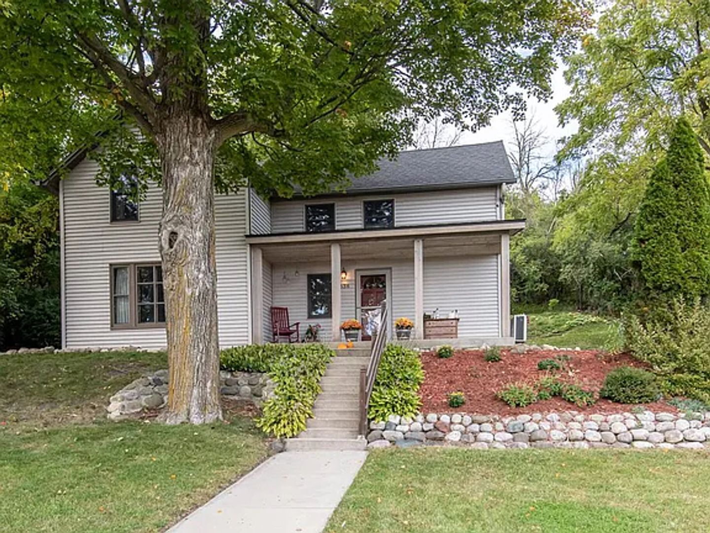 Milwaukee Apartment: Morgan Avenue