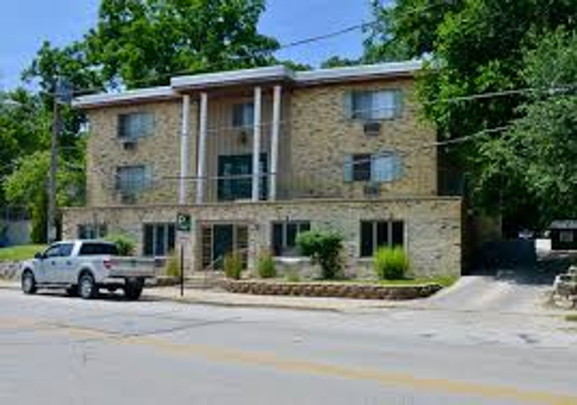 Hartland Apartment: 145 North Avenue