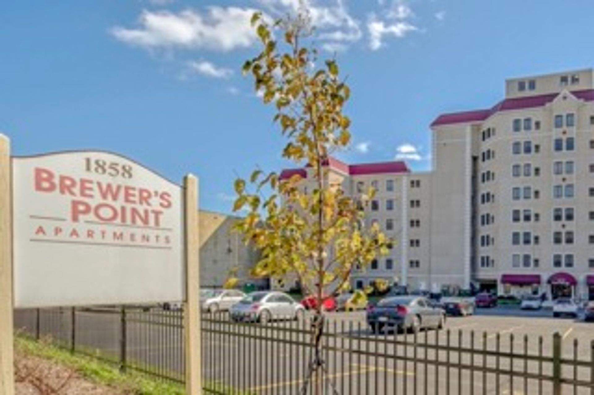 Milwaukee Apartment: 1858 N. Commerce Street