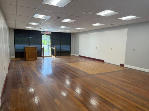 Fantastic Mixed Use Retail & Warehouse Space! – photo 1