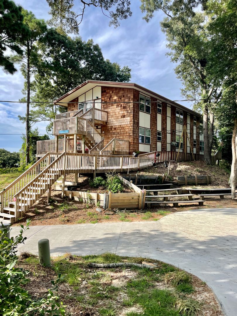 Manteo Apartment: 134 Morrison Grove Road