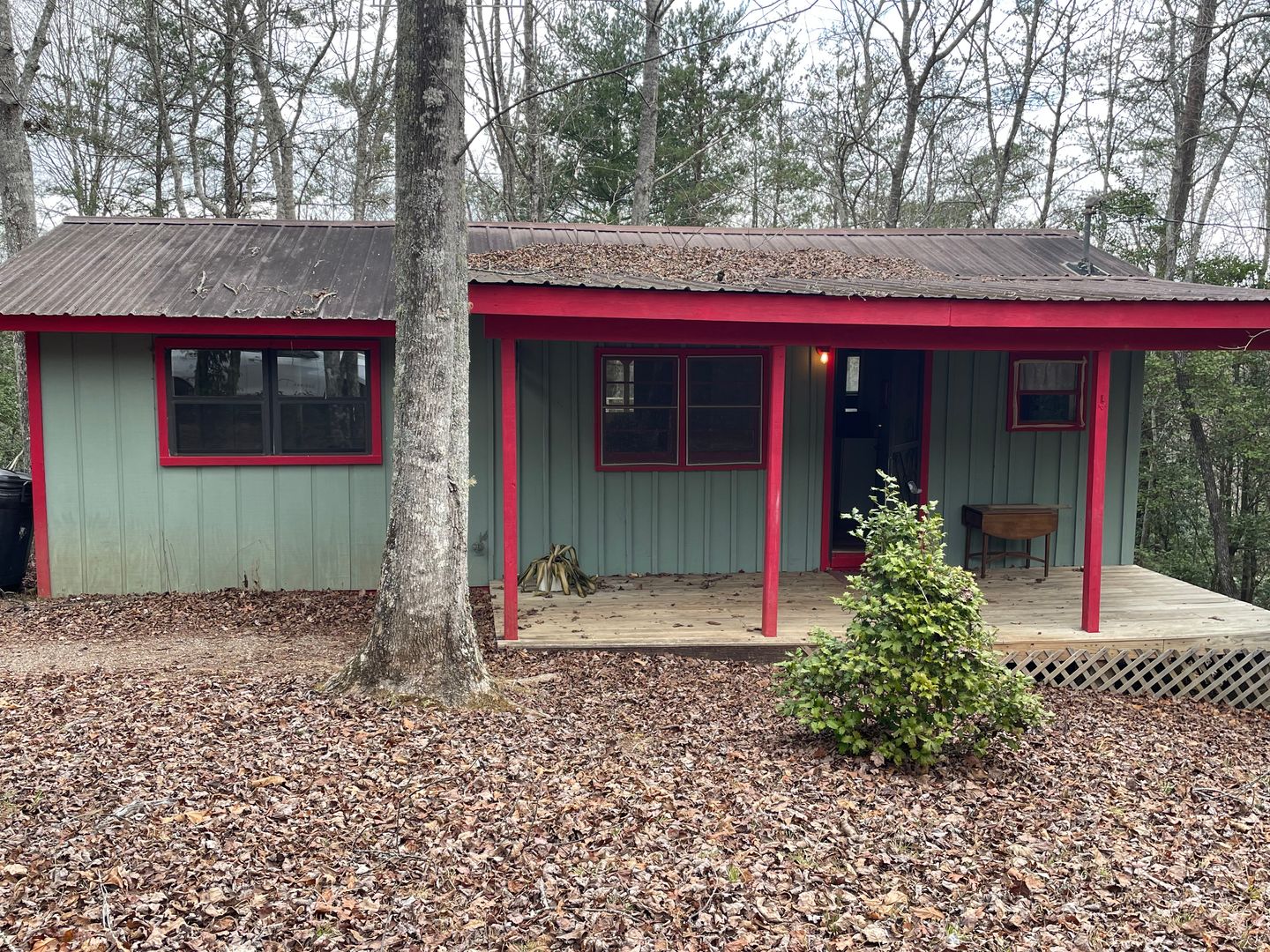 Warne House: 26 PIne Log Lane