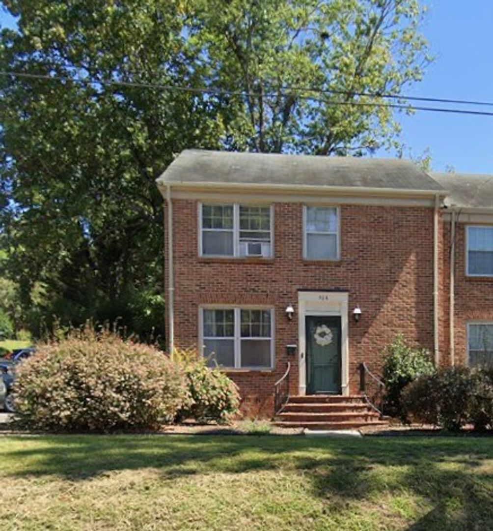 North Wilkesboro Townhome: 10th Street