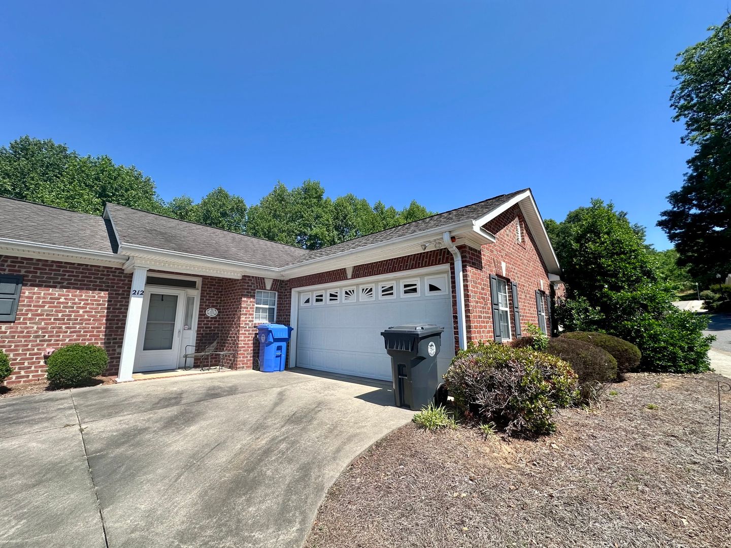 North Wilkesboro House: 212 Old Brickyard Circle