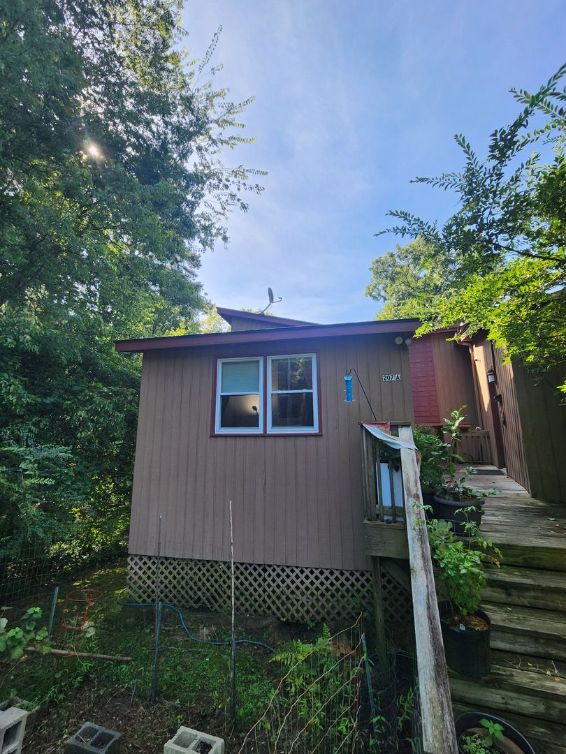 Chapel Hill Apartment: 207 Purefoy Road