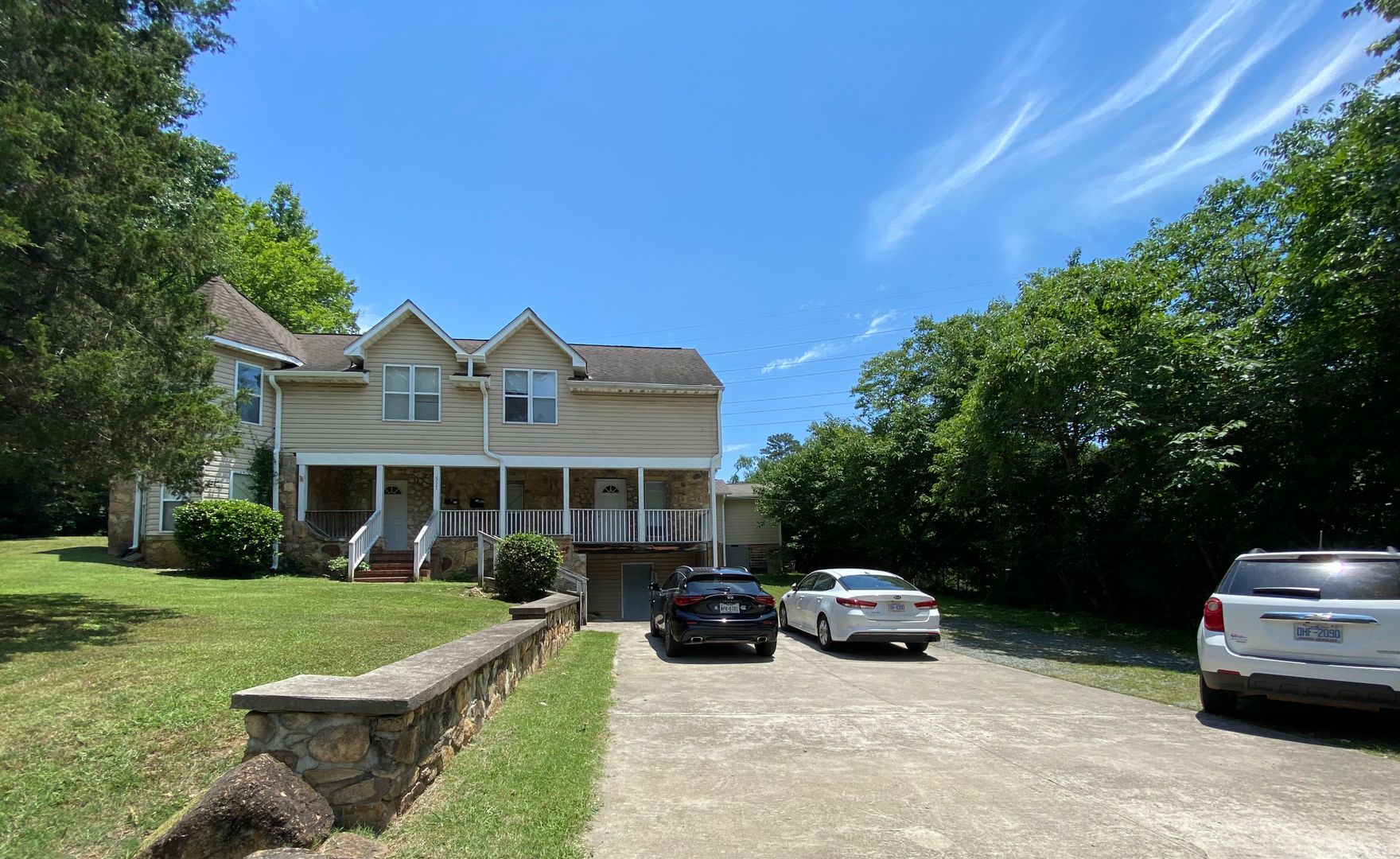 Chapel Hill House: 517-A S Merritt Mill Road