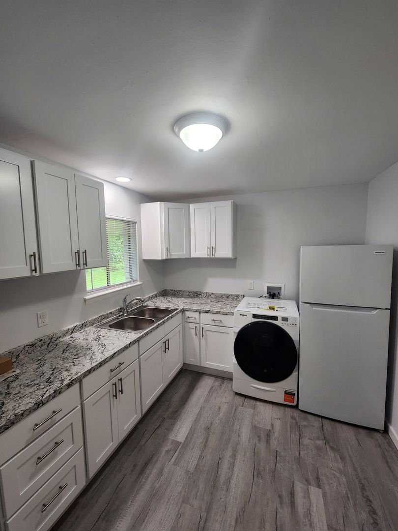 Chapel Hill House: 529 Hillsborough Street #H2