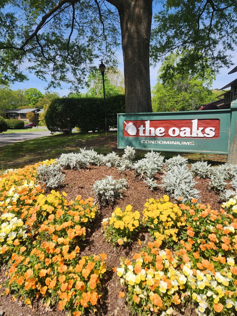 Chapel Hill Townhome: 1005 Oak Tree Drive