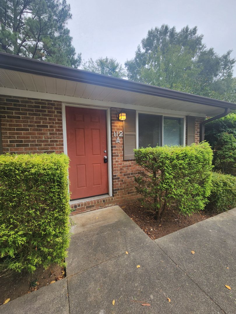 Carrboro Apartment: 112 Crest Street